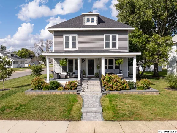 222 Thompson St, Sheffield, IA 50475