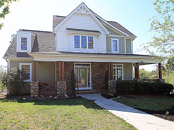 2nd image of 4336 Amsterdam Ln