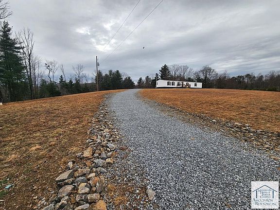 3rd image of 80 Janice Dr