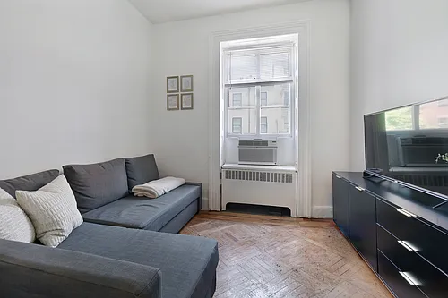 139 Montague St #3R Photo 1