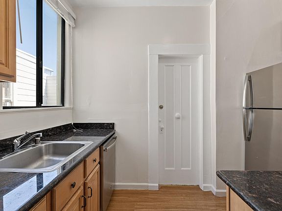5th image of 1167 Pine St #9