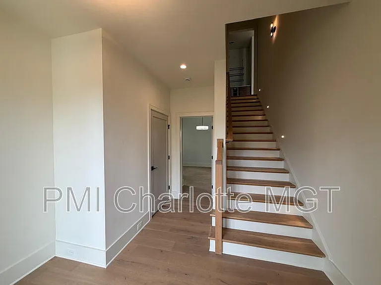432 Dover Ave — Photo 3