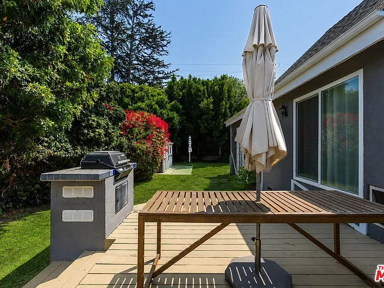 2310 Manning Ave — Photo 40