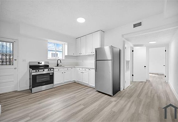 5th image of 1391 NW 102nd St #1391