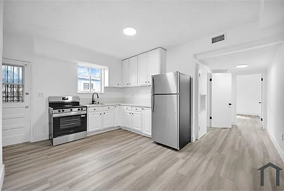 1391 NW 102nd St #1391 — Photo 5
