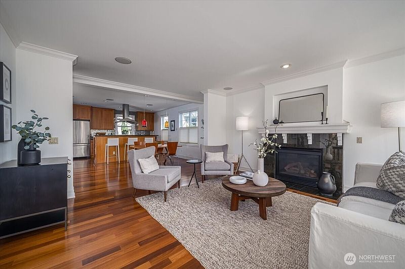 5th image of 518 Prospect Street