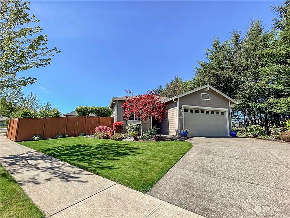 2nd image of 4845 Meriwood Drive NE