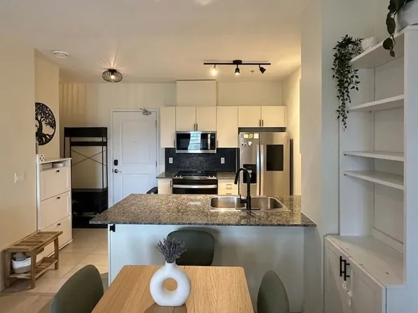 1360 Costigan Rd, Milton, ON L9T 2K6
