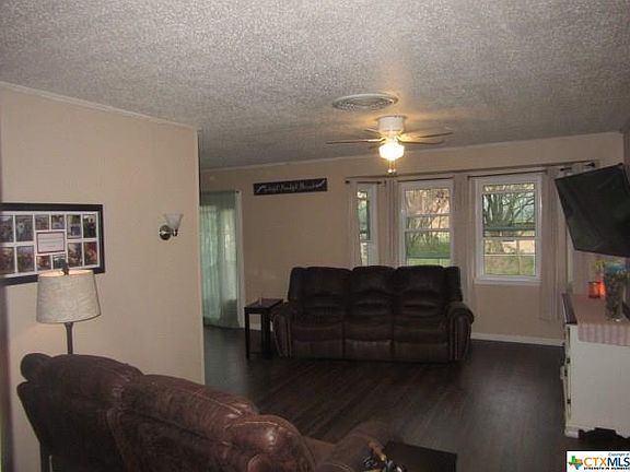 3rd image of 415 Nauert St
