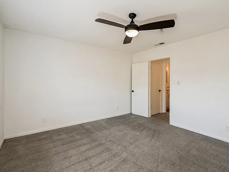 White Oak Townhomes — Photo 23