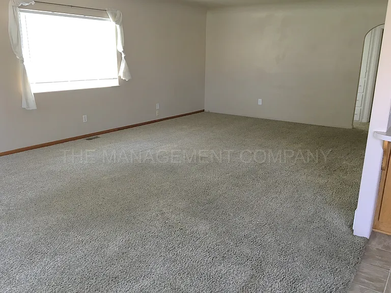 2395 E 3000 N — Photo 3