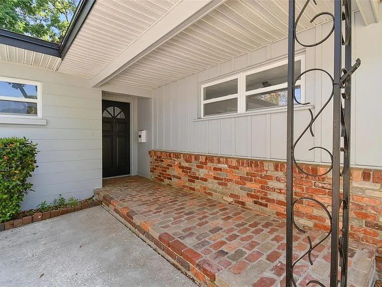 535 W Palmeden Dr — Photo 4