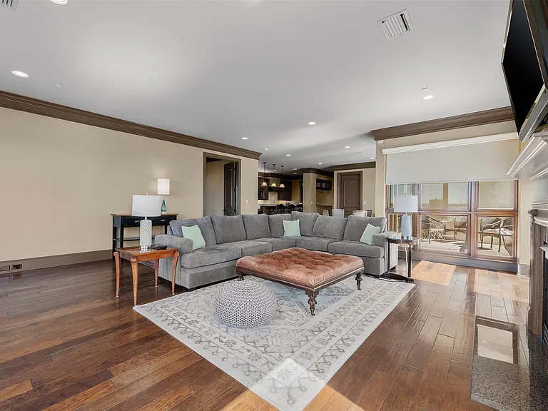 501 Samuels Ave #230 — Photo 14