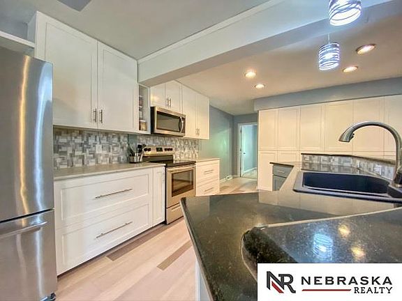 4th image of 15205 Harney Cir