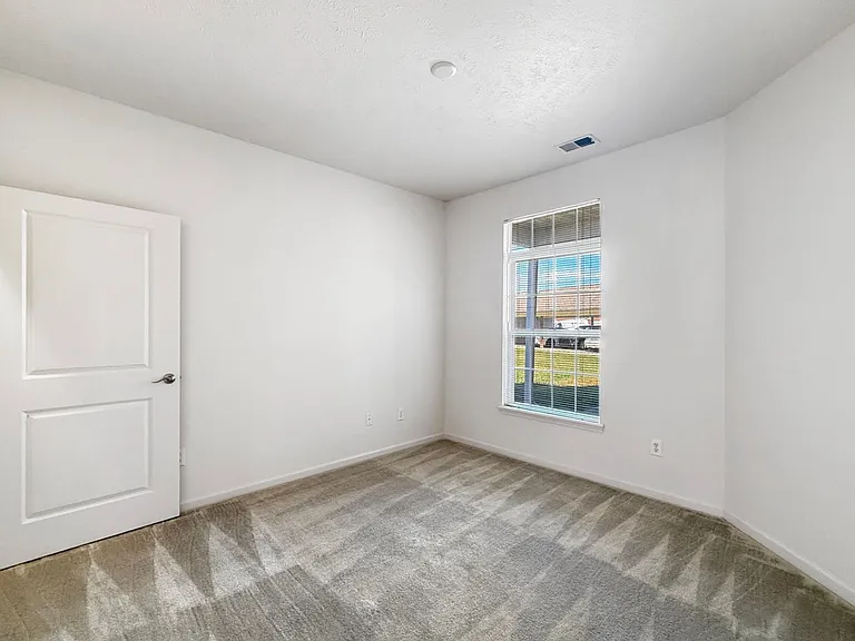 705 Beachfront Dr — Photo 37