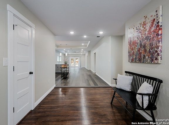 4th image of 307 Stafford St