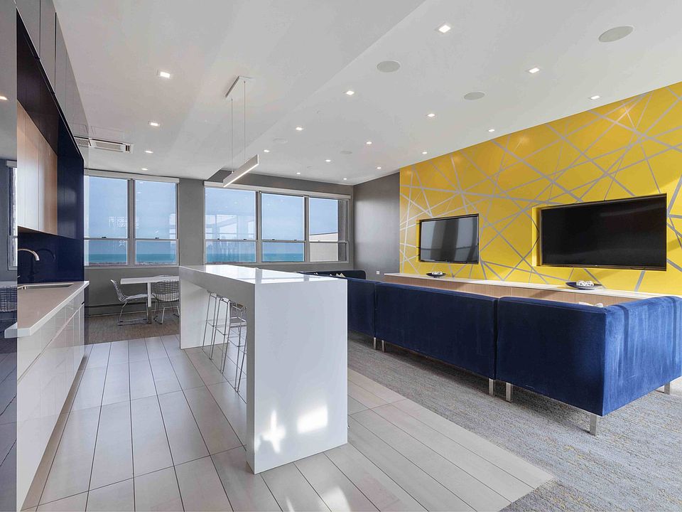 Wifi enabled rooftop resident lounge and coworking space