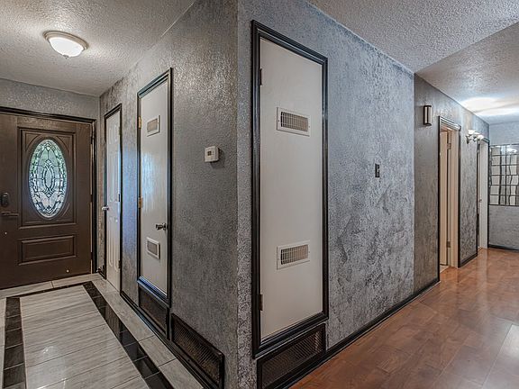 3rd image of 4503 Cimmaron Ave