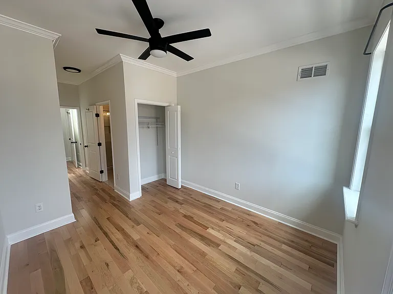 646 S Curley St — Photo 14