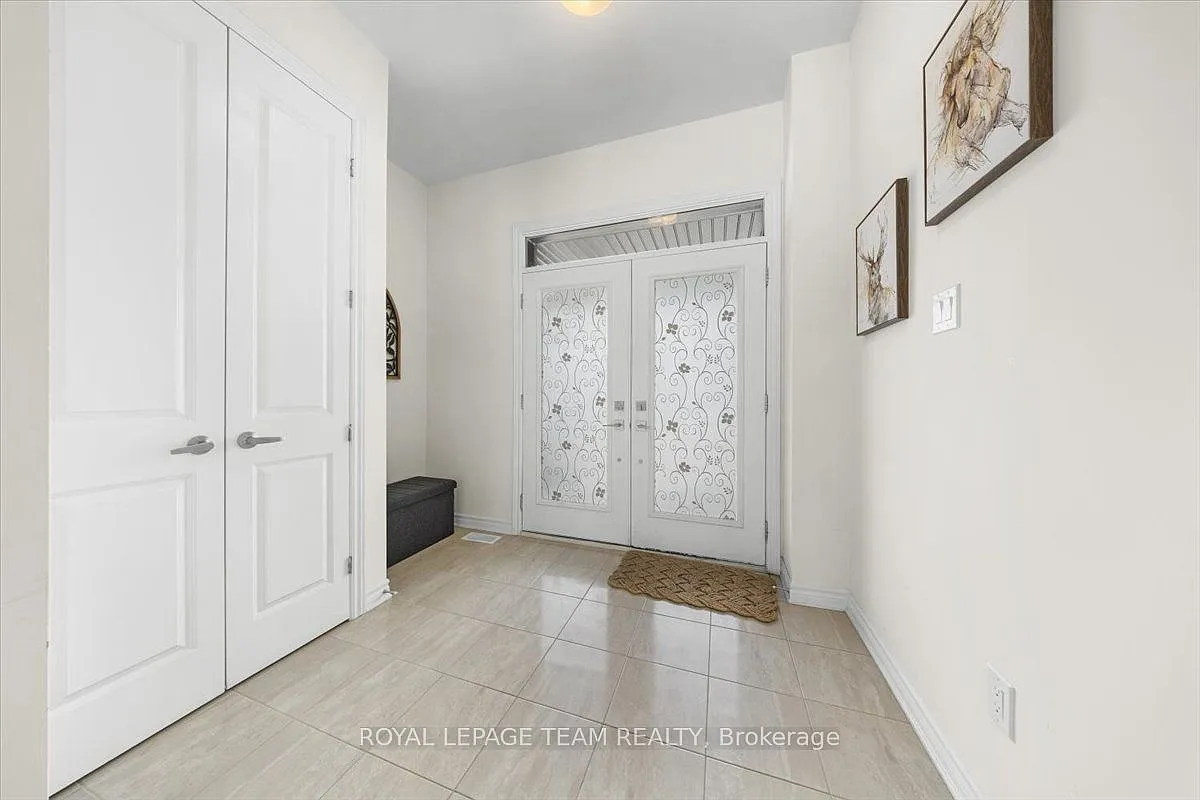 4 bed, $3,200 — Photo 2