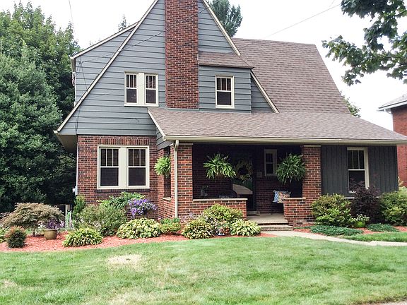 2nd image of 220 Christie Ave