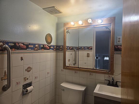 5th image of 257 Dover Dr