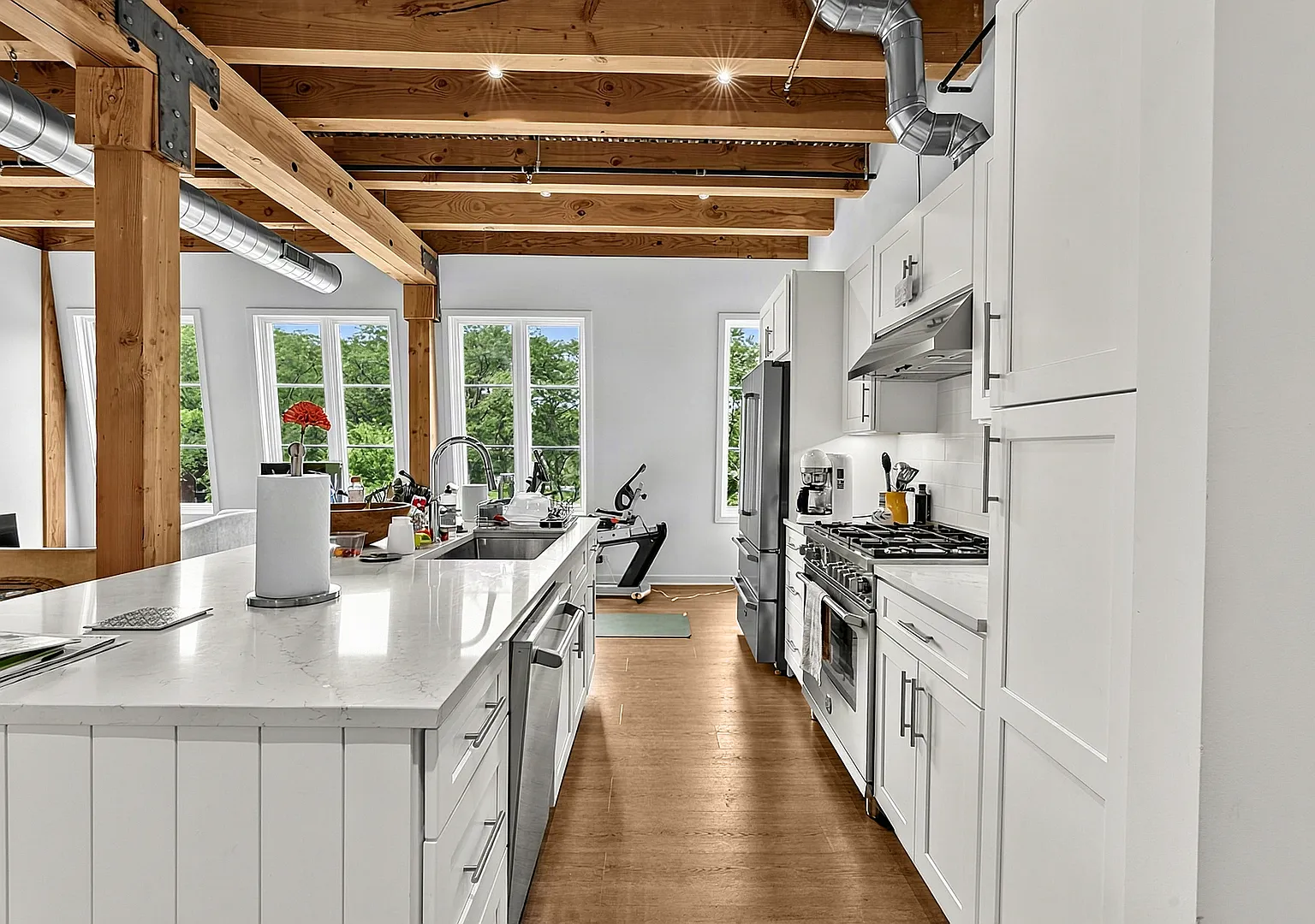 2 bed, 1276 sqft, $6,000 — Photo 3