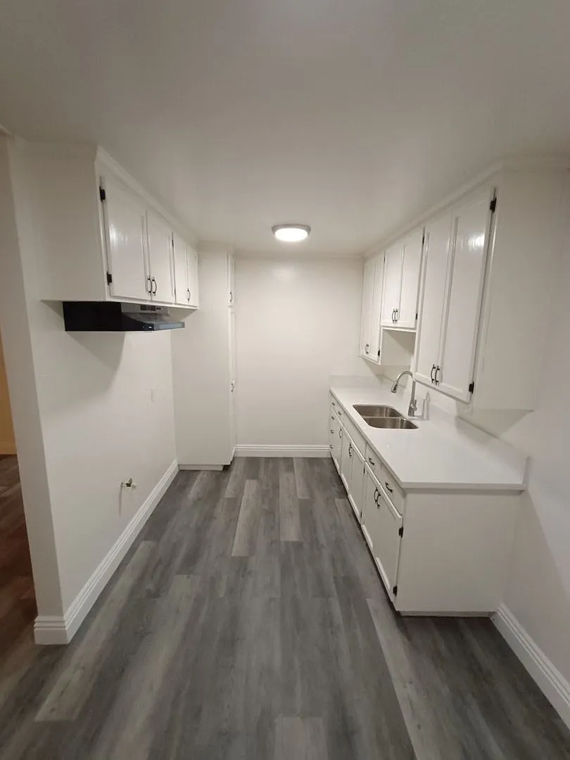 2 bed, 1.0 bath, $2,061 — Photo 4