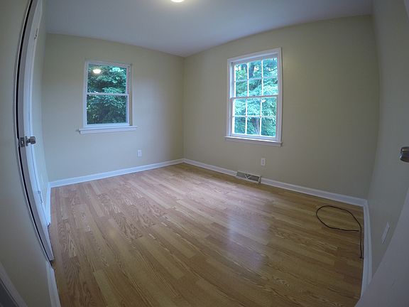 4th image of 4405 Edgelawn Ave NW