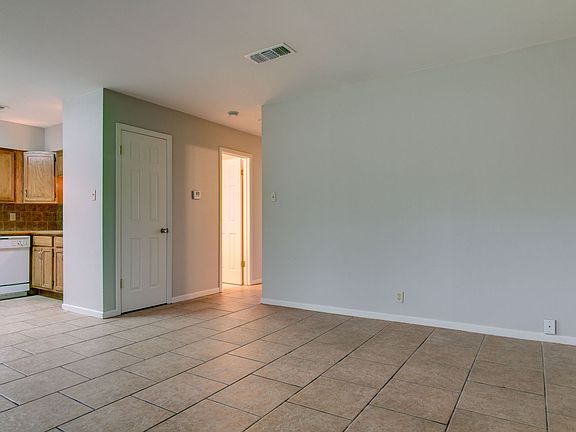 4th image of 2401 Brookridge Dr #6