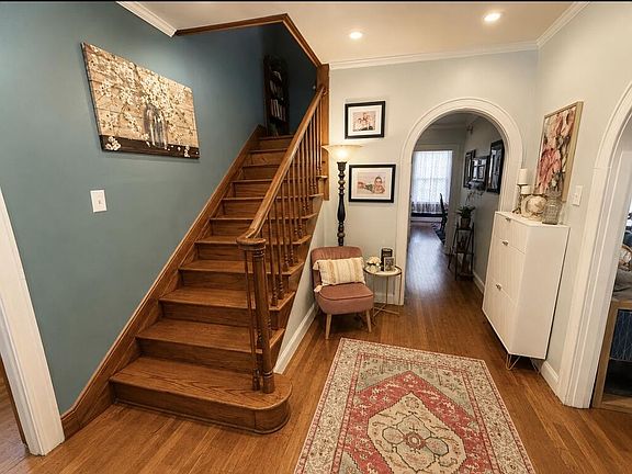 5th image of 42 Meade St