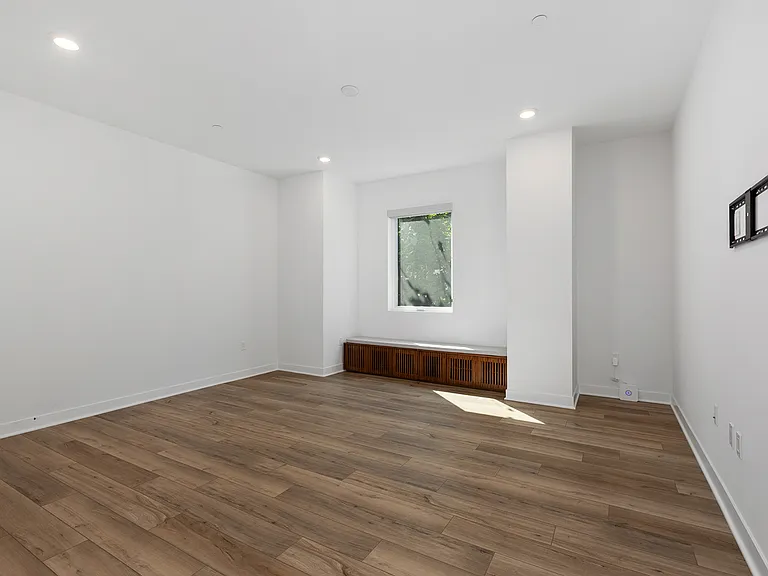 4200 Rivington — Photo 1