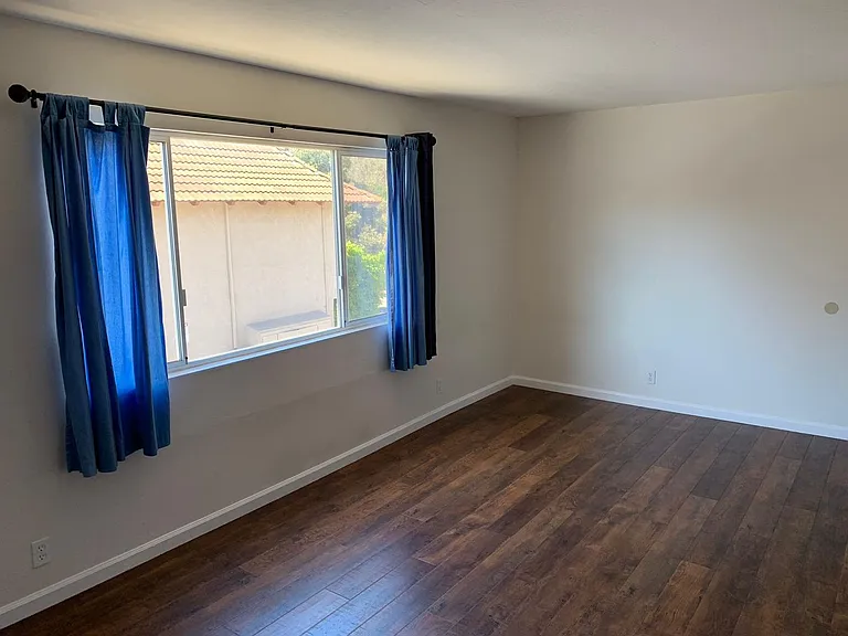 420 Ellwood Beach Dr — Photo 5