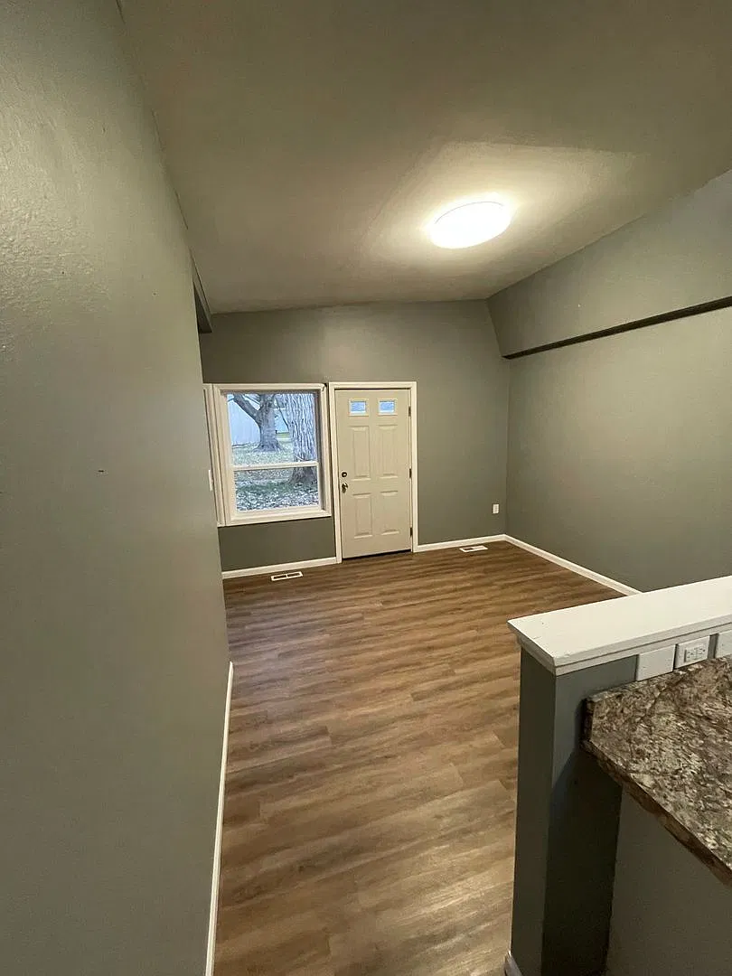 3 bed 1 bath duplex — Photo 3