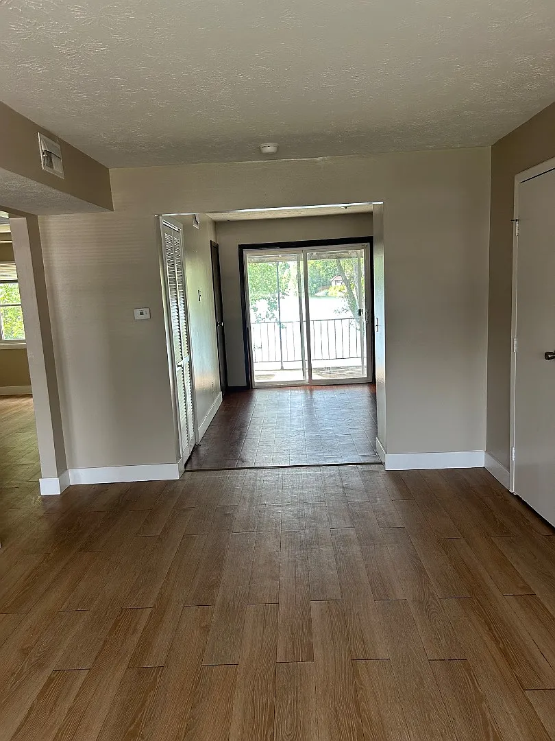 19 Lakeshore Drive Apt 10 - 659-B — Photo 4