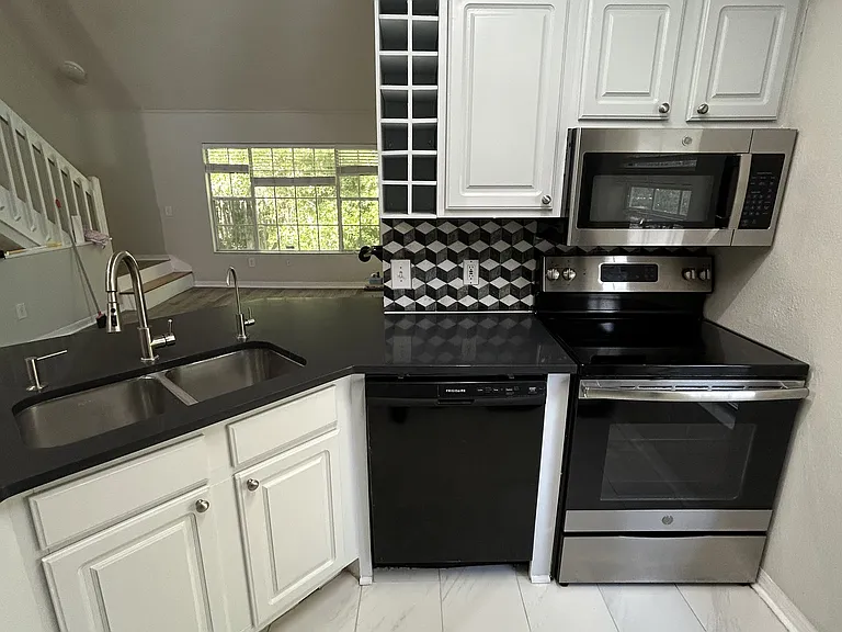 13703 Richmond Park Dr N #2206 — Photo 3