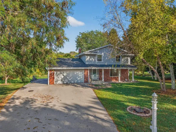10114 North Meadow LANE, Mequon, WI 53092