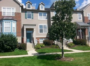 172 Station Park Cir, Grayslake, IL 60030