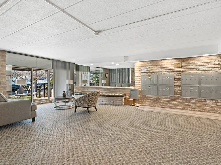 300 Lookout Ave #C4 — Photo 17