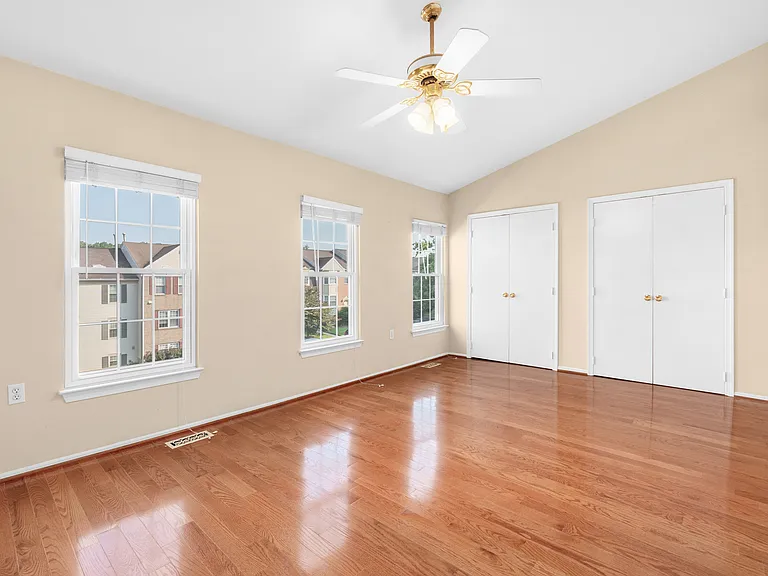 225 Lazy Hollow Dr — Photo 13
