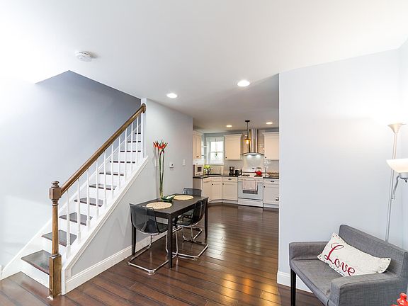 4th image of 2321 Montrose St