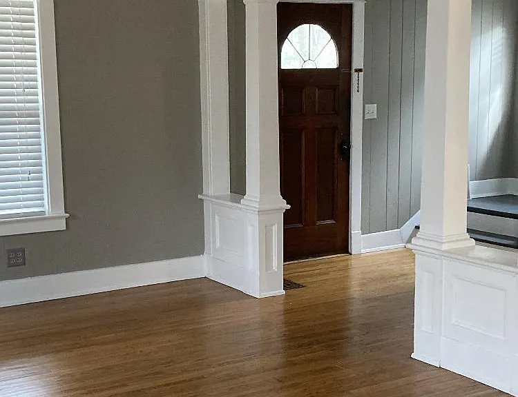 Beautiful columns from entrance of home to living room