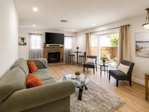 8018 Willis Ave, Panorama City, CA 91402