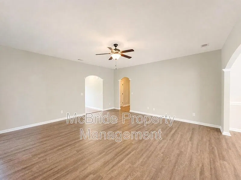 4 bed, 2.0 bath, 1742 sqft, $1,895 — Photo 4