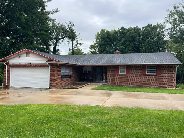 3319 Spring Creek Rd, Rockford, IL 61107
