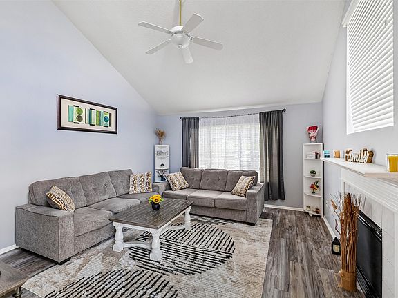 3rd image of 5428 Longview Ct Unit 3