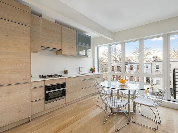 2nd image of 316 Carroll St Unit Penthouse