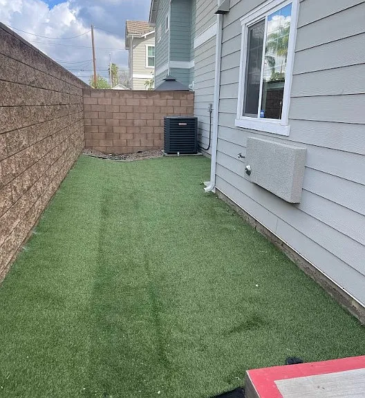 632 E Grand Ave — Photo 14