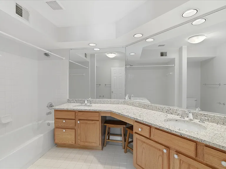 1304 Garden Wall Cir #F — Photo 15