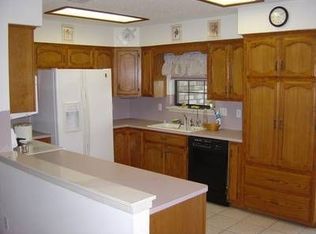 812 Lake View Dr, Mission, TX 78572